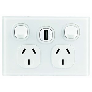 Fusion Double Horizontal 10Amp Socket with USB - White